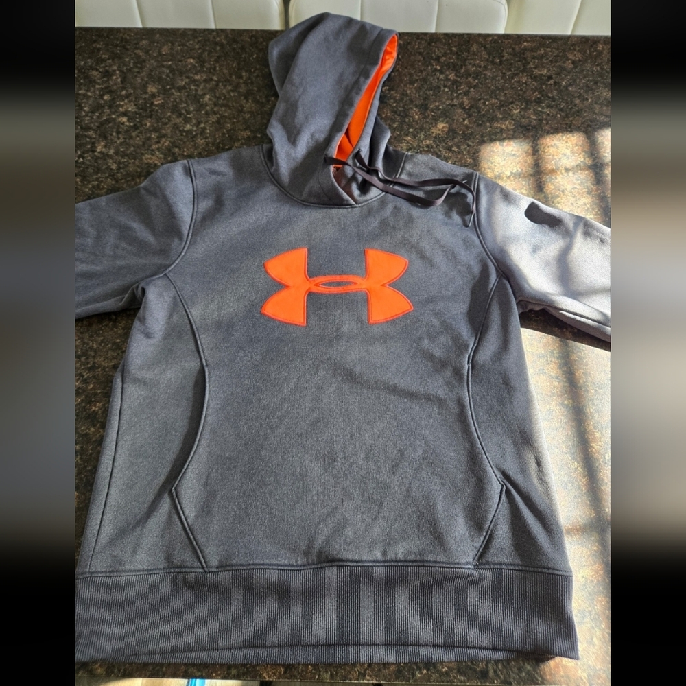 Under Armour Cold Gear  Pull Over Hoody New Without Tags Grey And Orange Size L